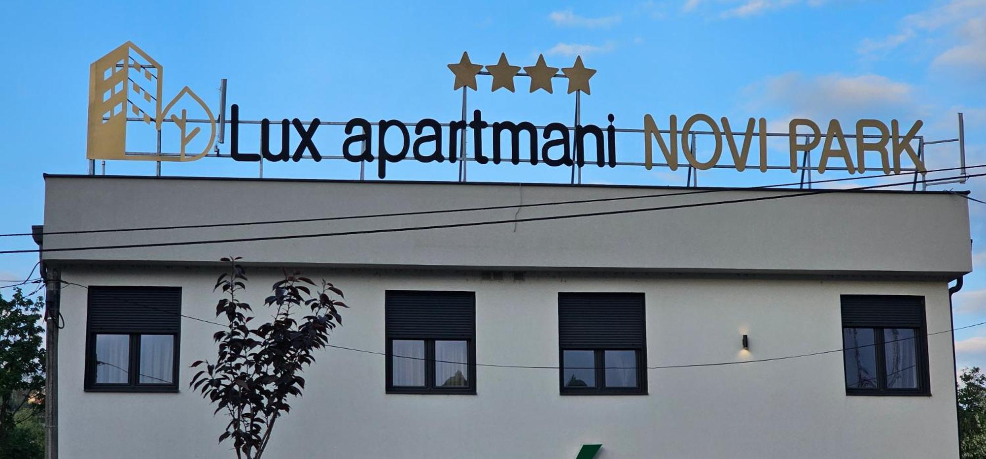 Lux Novi Park Apartment Vrdnik
